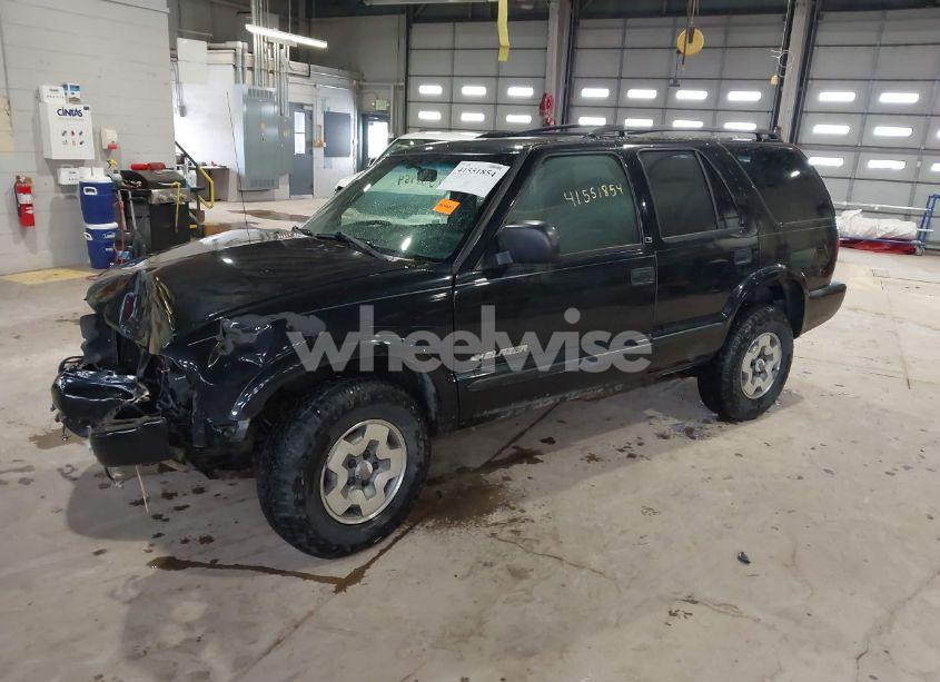 Photo 2 of 2002 Chevrolet Blazer LS (VIN 1GNDT13W72K232625)