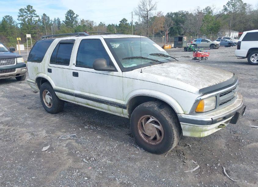 1996 Chevrolet Blazer (VIN 1GNDT13W7T2142151) main photo