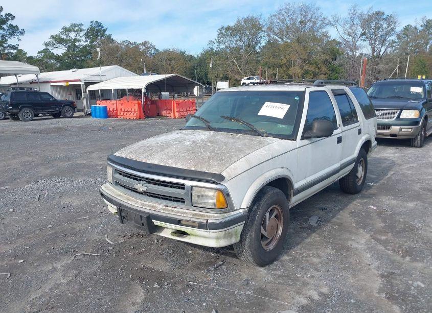 Photo 6 of 1996 Chevrolet Blazer (VIN 1GNDT13W7T2142151)