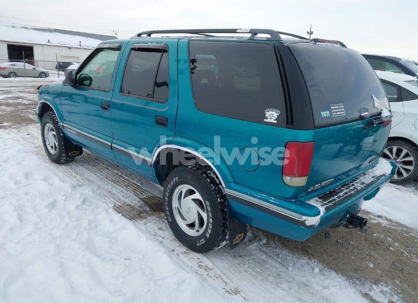 Photo 3 of 1996 Chevrolet Blazer (VIN 1GNDT13W7T2149097)