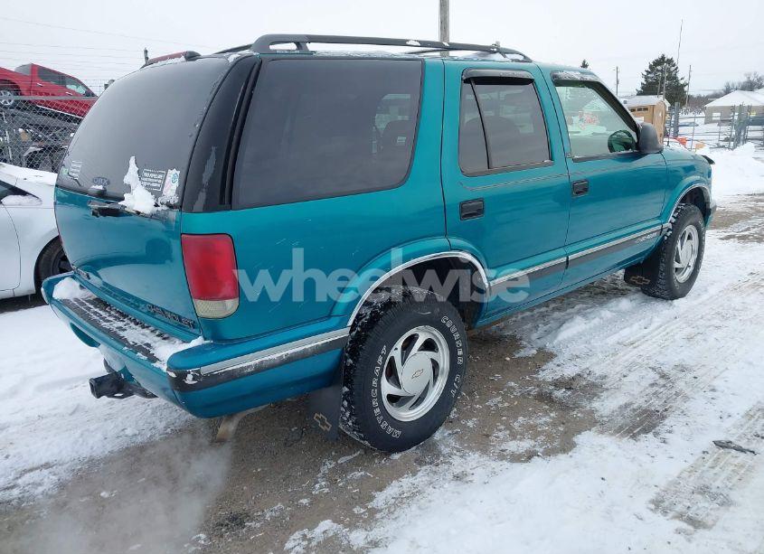 Photo 4 of 1996 Chevrolet Blazer (VIN 1GNDT13W7T2149097)