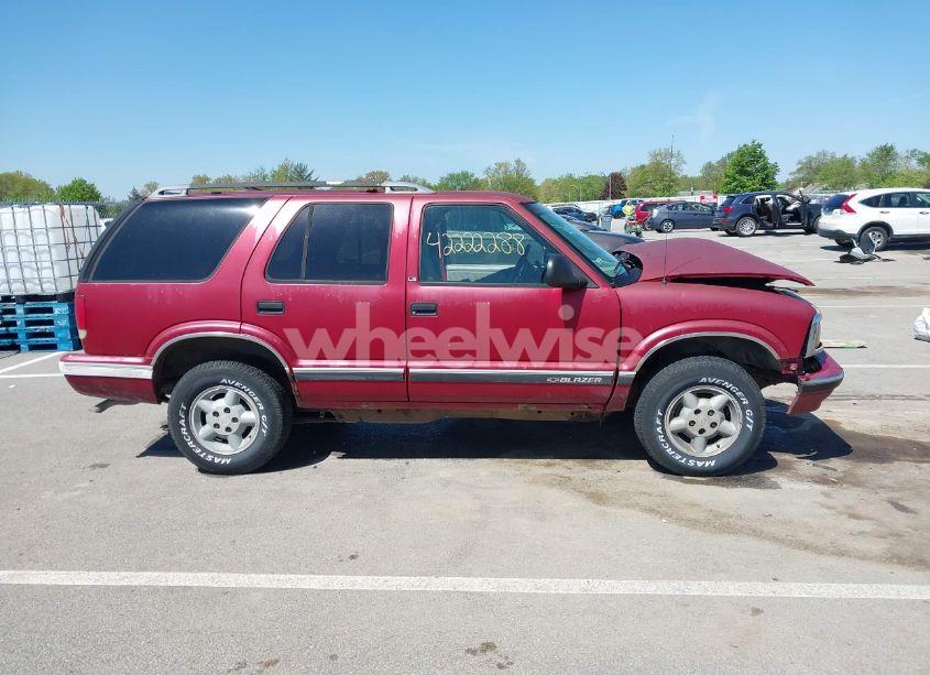 Photo 13 of 1996 Chevrolet Blazer (VIN 1GNDT13W7T2254321)
