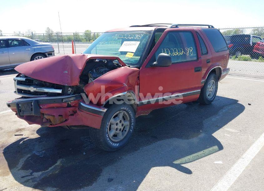 Photo 2 of 1996 Chevrolet Blazer (VIN 1GNDT13W7T2254321)