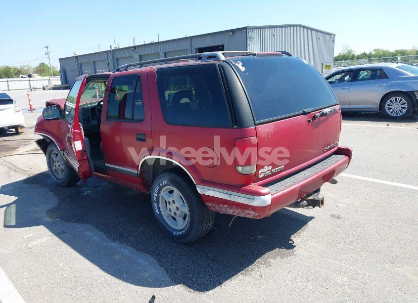 Photo 3 of 1996 Chevrolet Blazer (VIN 1GNDT13W7T2254321)