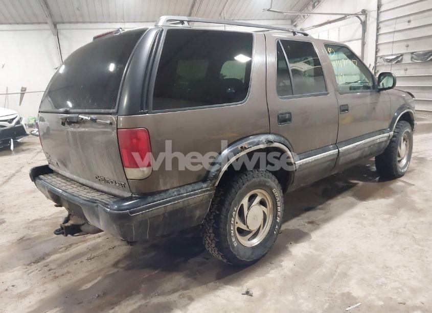 Photo 4 of 1997 Chevrolet Blazer LT (VIN 1GNDT13W7V2169403)