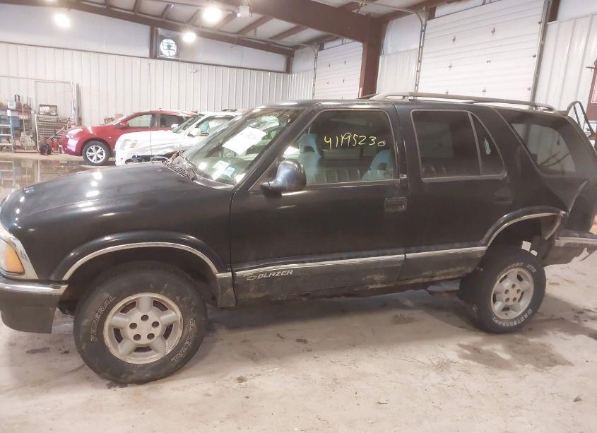 Photo 14 of 1997 Chevrolet Blazer LS (VIN 1GNDT13W7V2175878)
