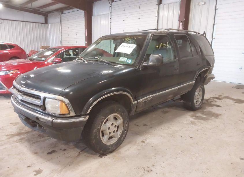 Photo 2 of 1997 Chevrolet Blazer LS (VIN 1GNDT13W7V2175878)