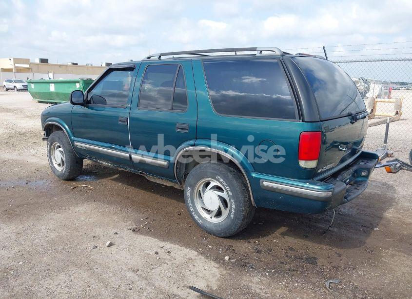 Photo 3 of 1998 Chevrolet Blazer LS (VIN 1GNDT13W7W2219654)