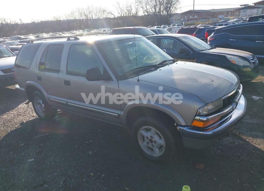 1998 Chevrolet Blazer (VIN 1GNDT13W7WK179219) main photo