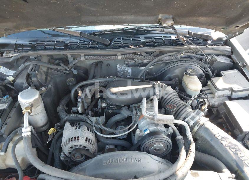 Photo 10 of 1998 Chevrolet Blazer (VIN 1GNDT13W7WK179219)