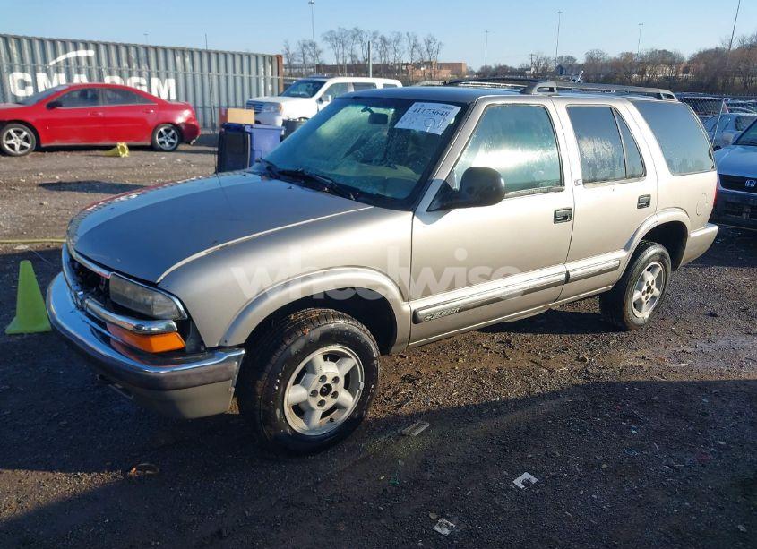 Photo 2 of 1998 Chevrolet Blazer (VIN 1GNDT13W7WK179219)