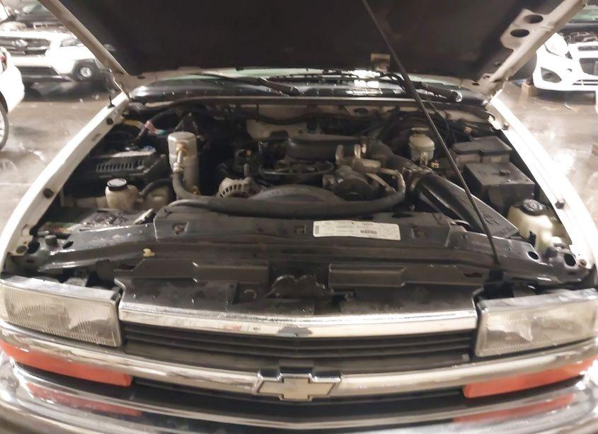 Photo 10 of 1999 Chevrolet Blazer LS (VIN 1GNDT13W7X2177648)