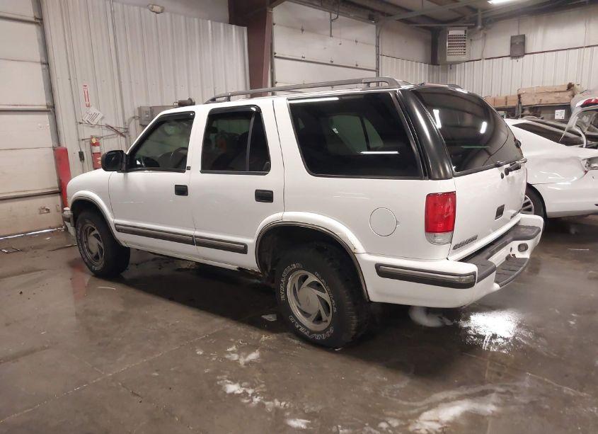 Photo 3 of 1999 Chevrolet Blazer LS (VIN 1GNDT13W7X2177648)