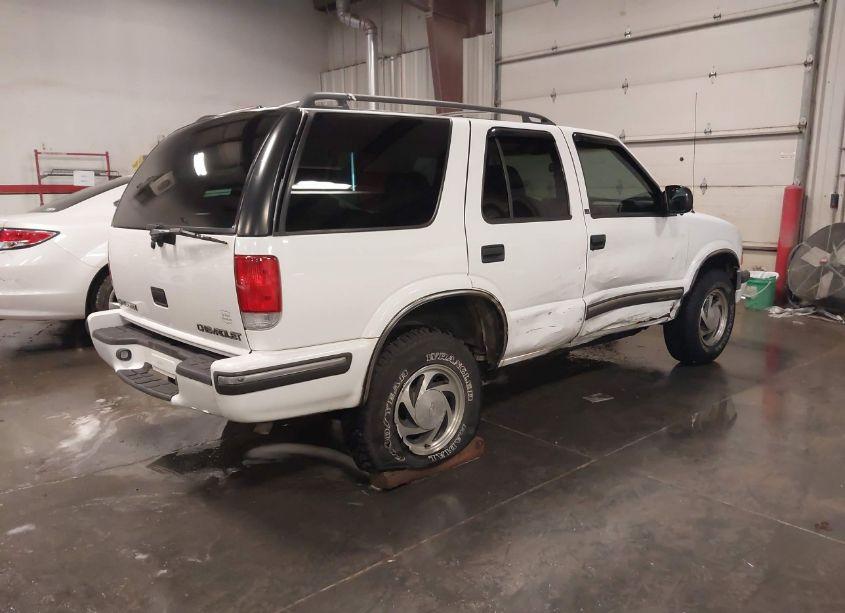 Photo 4 of 1999 Chevrolet Blazer LS (VIN 1GNDT13W7X2177648)