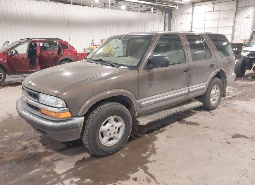 Photo 2 of 2000 Chevrolet Blazer LS (VIN 1GNDT13W7YK164884)