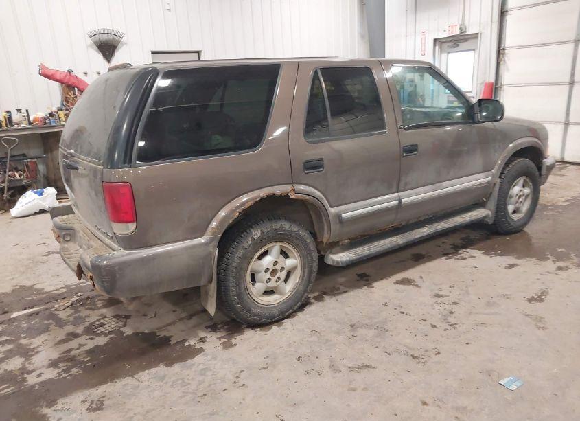 Photo 4 of 2000 Chevrolet Blazer LS (VIN 1GNDT13W7YK164884)