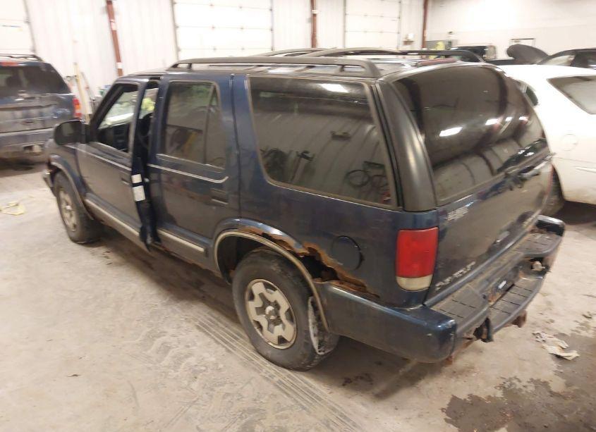 Photo 3 of 2001 Chevrolet Blazer LT (VIN 1GNDT13W812218246)