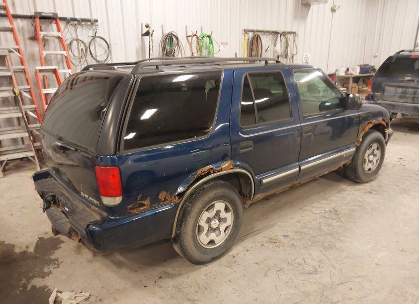 Photo 4 of 2001 Chevrolet Blazer LT (VIN 1GNDT13W812218246)