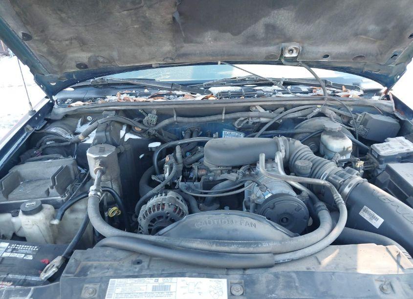 Photo 10 of 2002 Chevrolet Blazer LS (VIN 1GNDT13W82K183578)