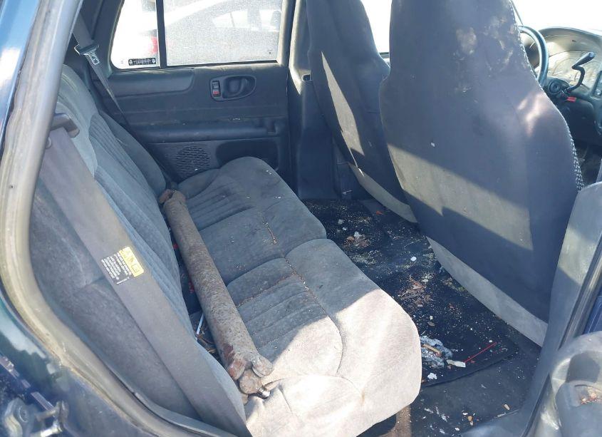 Photo 8 of 2002 Chevrolet Blazer LS (VIN 1GNDT13W82K183578)