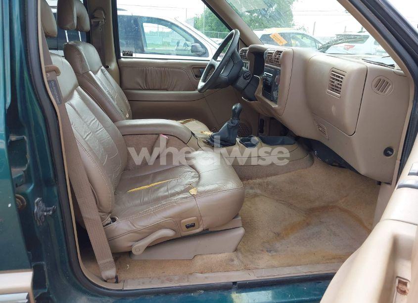 Photo 5 of 1997 Chevrolet Blazer LT (VIN 1GNDT13W8V2229785)