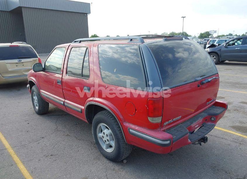 Photo 3 of 1998 Chevrolet Blazer LS (VIN 1GNDT13W8WK114850)