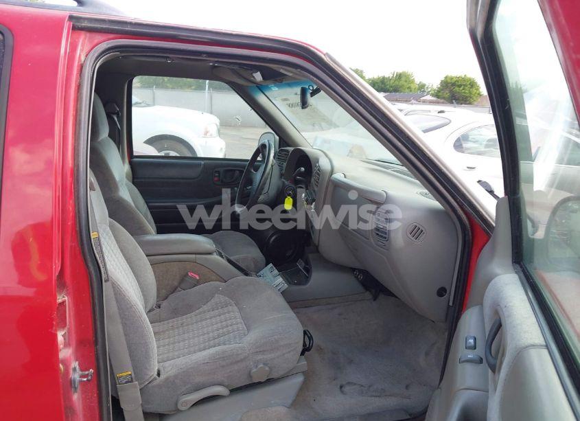 Photo 5 of 1998 Chevrolet Blazer LS (VIN 1GNDT13W8WK114850)