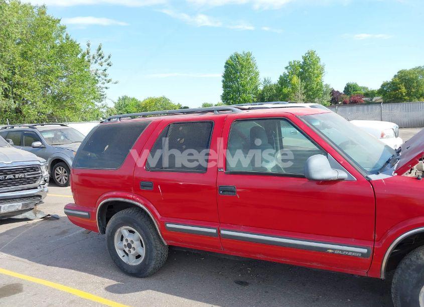Photo 6 of 1998 Chevrolet Blazer LS (VIN 1GNDT13W8WK114850)