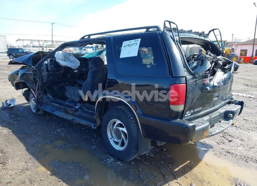 Photo 3 of 2000 Chevrolet Blazer LT (VIN 1GNDT13W8Y2280580)