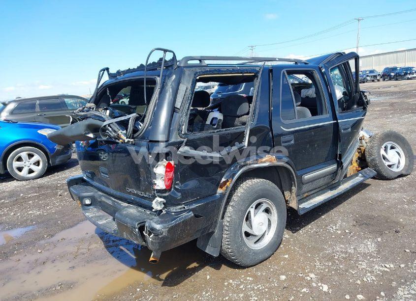 Photo 4 of 2000 Chevrolet Blazer LT (VIN 1GNDT13W8Y2280580)