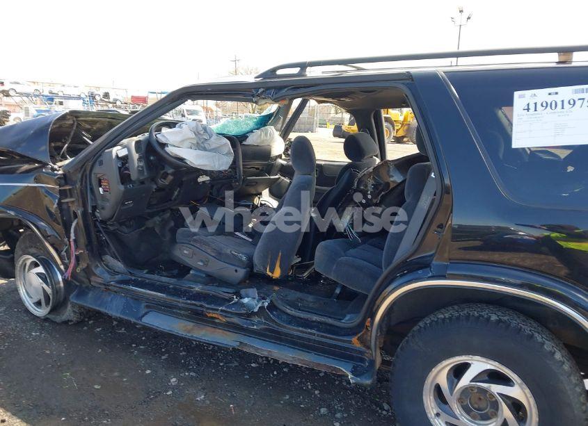 Photo 6 of 2000 Chevrolet Blazer LT (VIN 1GNDT13W8Y2280580)