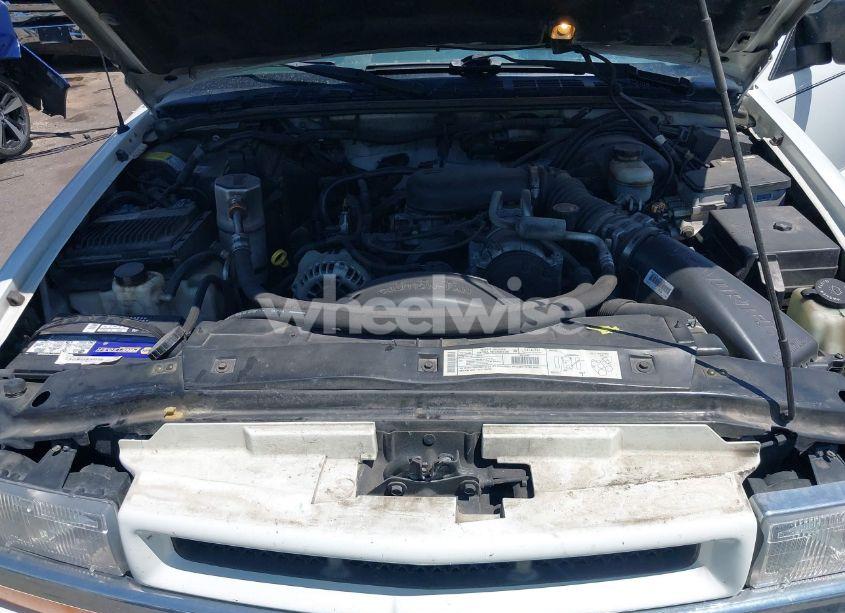 Photo 10 of 2000 Chevrolet Blazer LT (VIN 1GNDT13W8Y2398273)