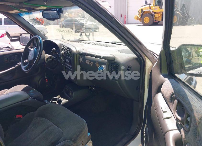 Photo 5 of 2000 Chevrolet Blazer LT (VIN 1GNDT13W8Y2398273)