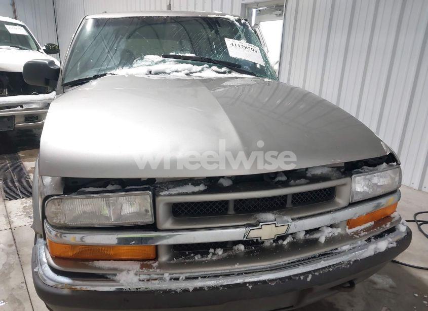 Photo 11 of 2001 Chevrolet Blazer LT (VIN 1GNDT13W912219079)