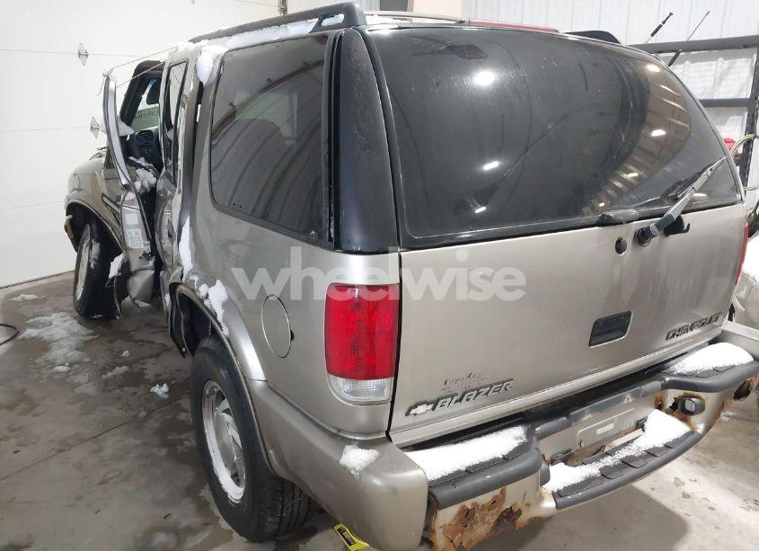 Photo 3 of 2001 Chevrolet Blazer LT (VIN 1GNDT13W912219079)