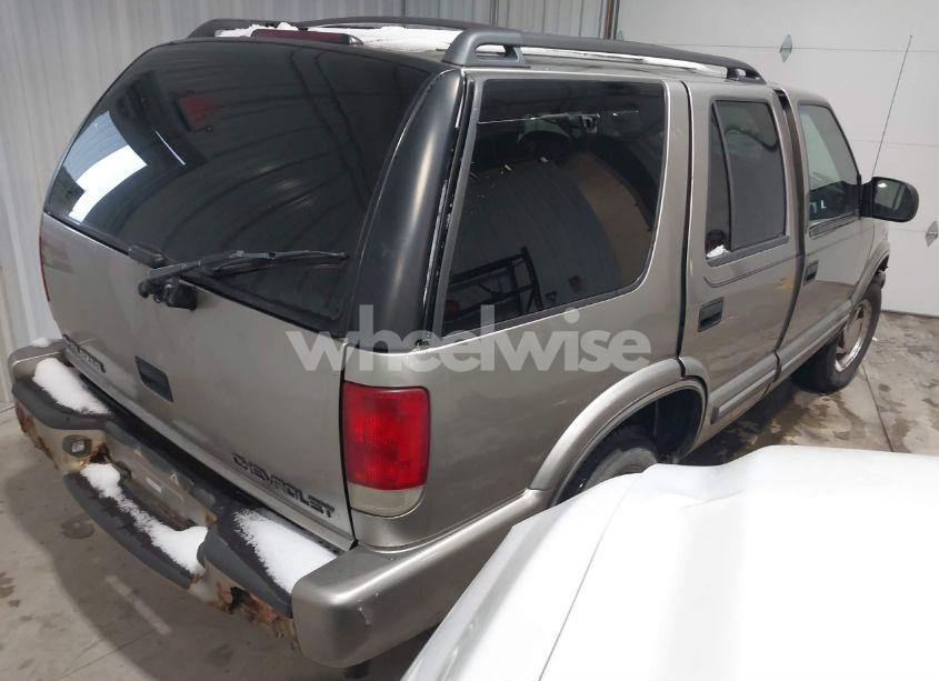 Photo 4 of 2001 Chevrolet Blazer LT (VIN 1GNDT13W912219079)