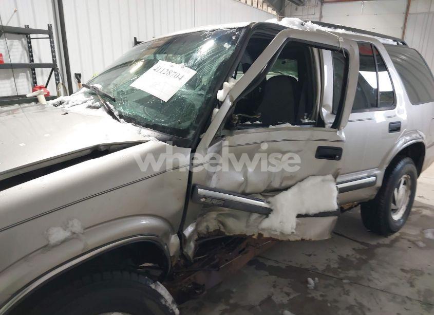 Photo 6 of 2001 Chevrolet Blazer LT (VIN 1GNDT13W912219079)