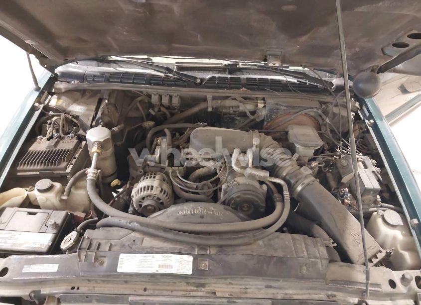 Photo 10 of 1997 Chevrolet Blazer LS (VIN 1GNDT13W9V2208184)