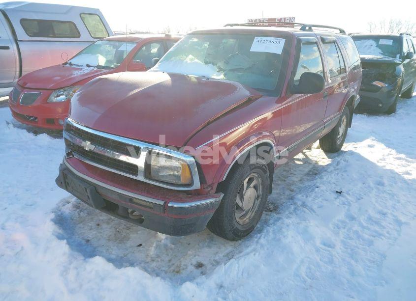 Photo 2 of 1997 Chevrolet Blazer LT (VIN 1GNDT13W9VK101393)