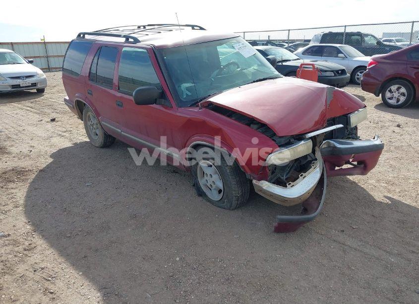 1999 Chevrolet Blazer LS (VIN 1GNDT13W9XK138608) main photo