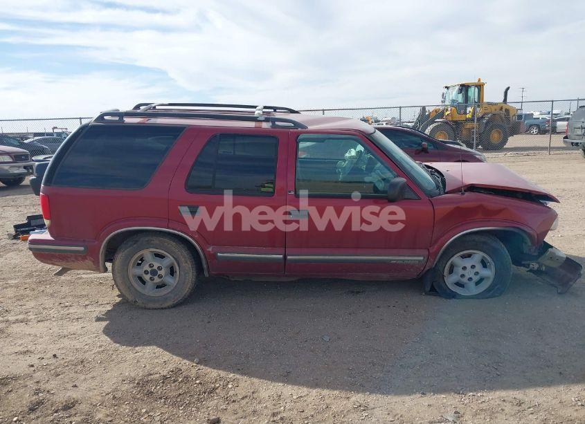 Photo 13 of 1999 Chevrolet Blazer LS (VIN 1GNDT13W9XK138608)