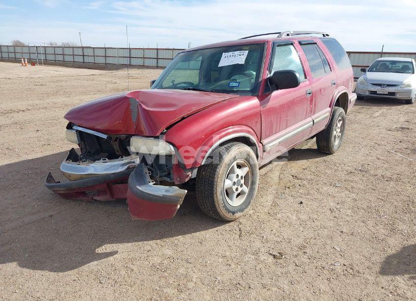 Photo 2 of 1999 Chevrolet Blazer LS (VIN 1GNDT13W9XK138608)
