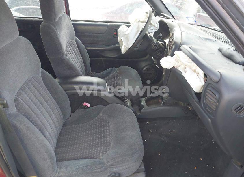 Photo 5 of 1999 Chevrolet Blazer LS (VIN 1GNDT13W9XK138608)