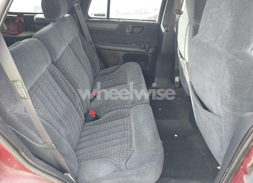 Photo 8 of 1999 Chevrolet Blazer LS (VIN 1GNDT13W9XK138608)