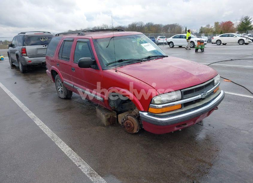 2000 Chevrolet Blazer LS (VIN 1GNDT13W9Y2133636) main photo