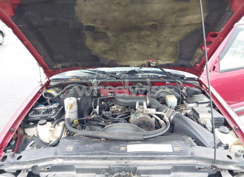 Photo 10 of 2000 Chevrolet Blazer LS (VIN 1GNDT13W9Y2133636)