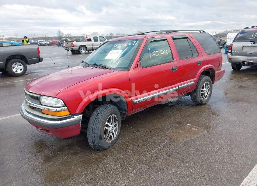 Photo 2 of 2000 Chevrolet Blazer LS (VIN 1GNDT13W9Y2133636)