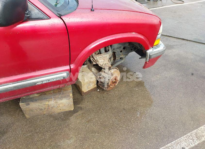 Photo 6 of 2000 Chevrolet Blazer LS (VIN 1GNDT13W9Y2133636)