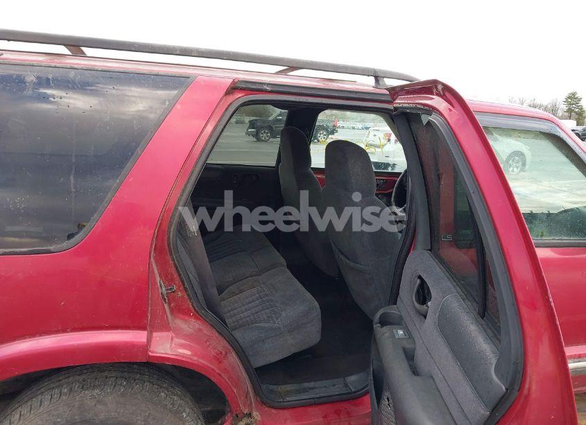 Photo 8 of 2000 Chevrolet Blazer LS (VIN 1GNDT13W9Y2133636)