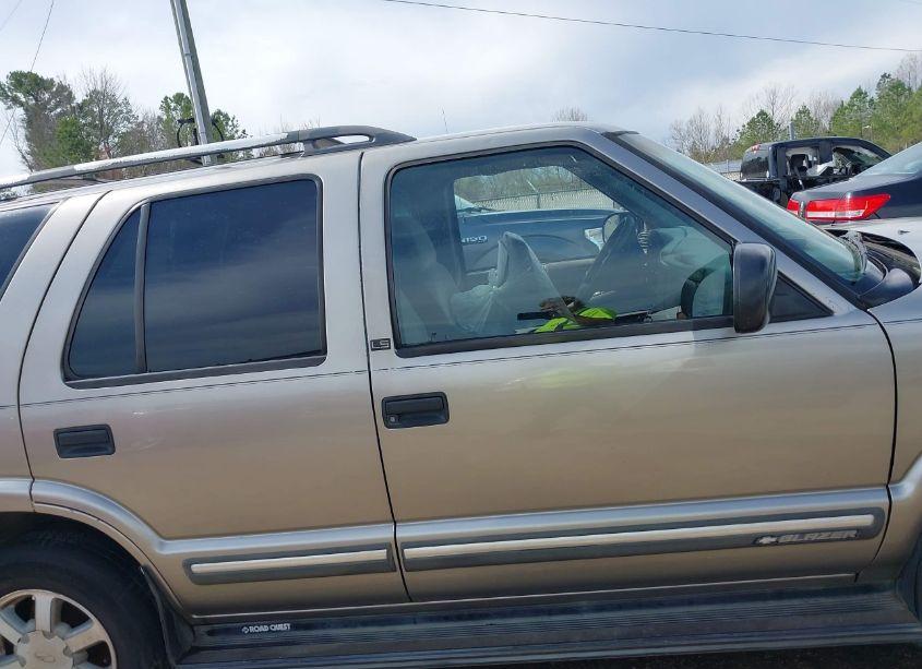 Photo 13 of 2000 Chevrolet Blazer LS (VIN 1GNDT13W9Y2153854)